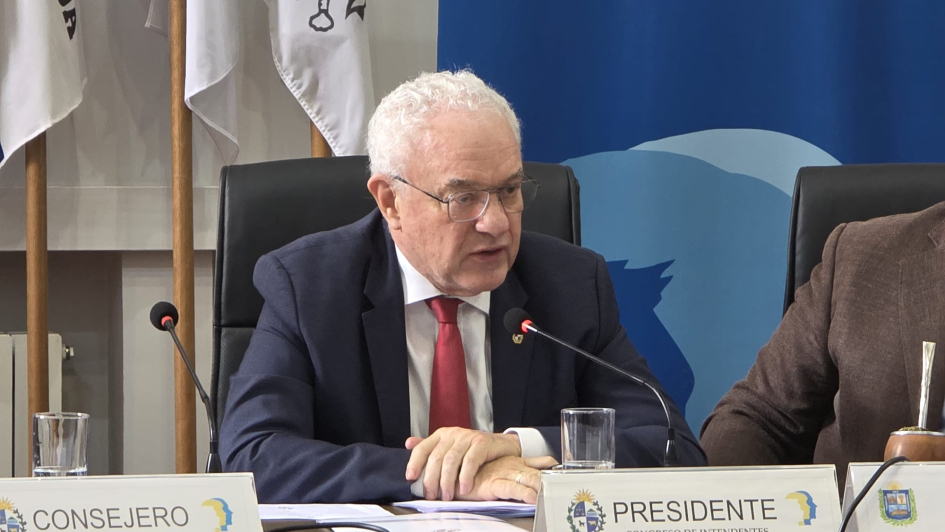 El canciller Lubetkin en el Congreso de Intendentes