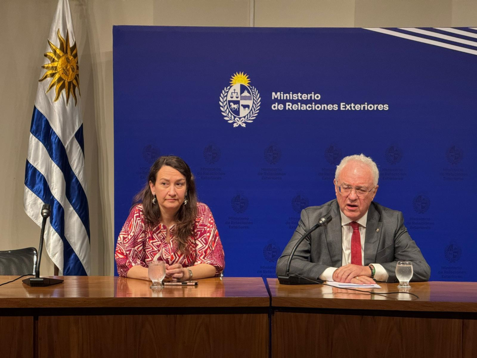 El canciller Mario Lubetkin y la vicecanciller Valeria Csukasi