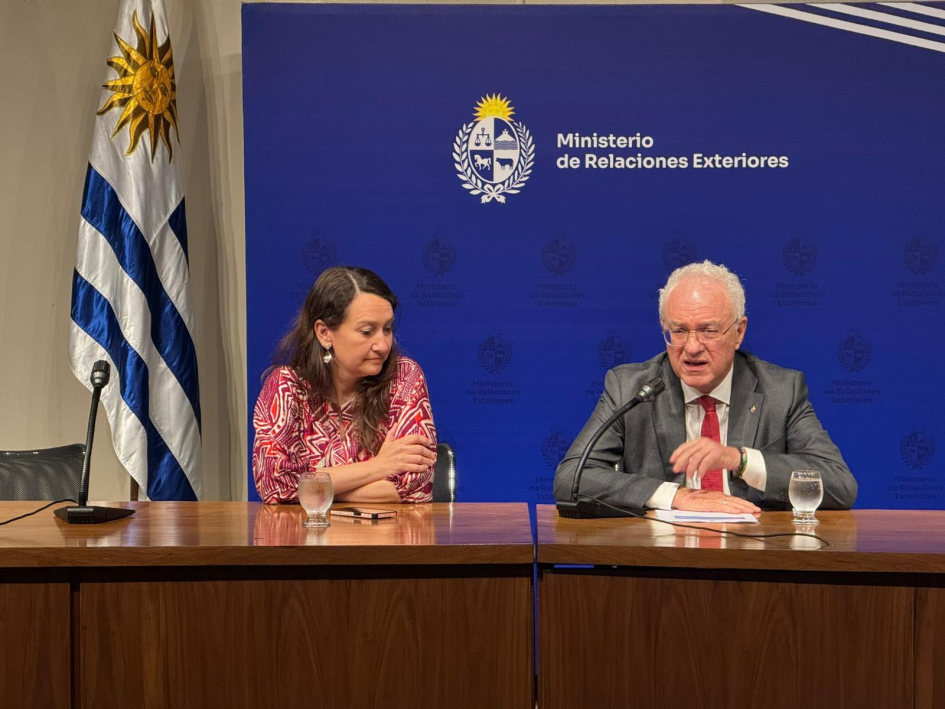 El canciller Mario Lubetkin y la vicecanciller Valeria Csukasi