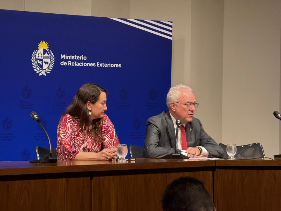 El canciller Mario Lubetkin y la vicecanciller Valeria Csukasi