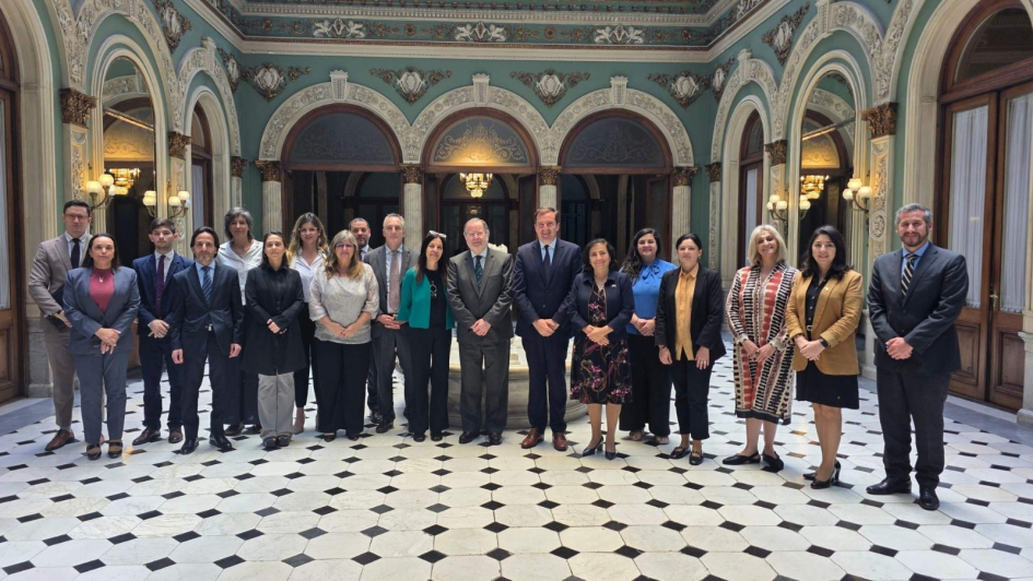 Delegación peruana en el Palacio Santos por firma Comisión Mixta Uruguay-Perú Delegación peruana en el Palacio Santos por firma Comisión Mixta Uruguay-Perú