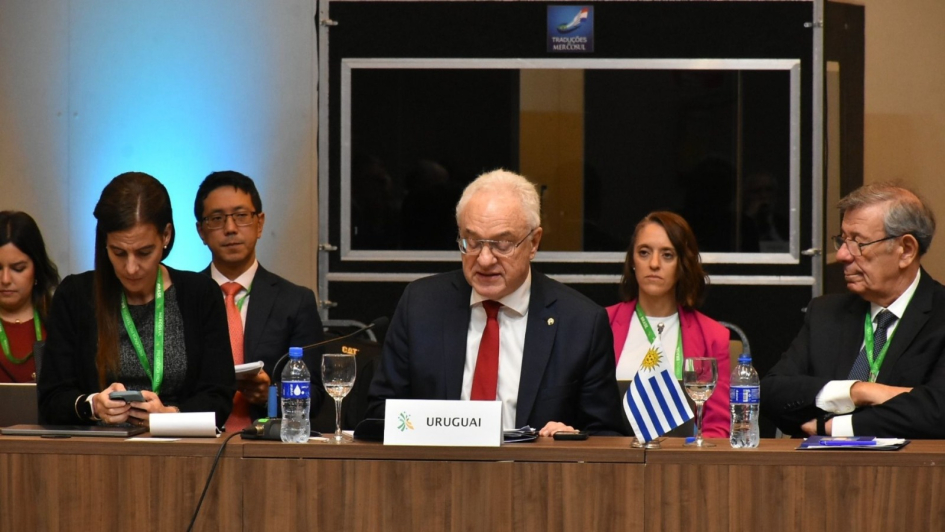 Canciller, Mario Lubetkin Canciller, Mario Lubetkin dando discurso