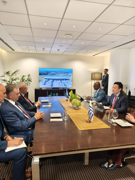 Reunión del presidente Orsi y el ministro Lubetkin con el director General de FAO, Qu Dongyu