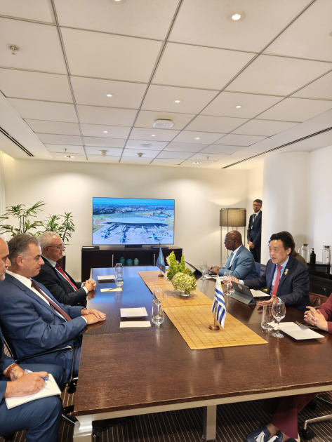 Reunión del presidente Orsi y el ministro Lubetkin con el director General de FAO, Qu Dongyu
