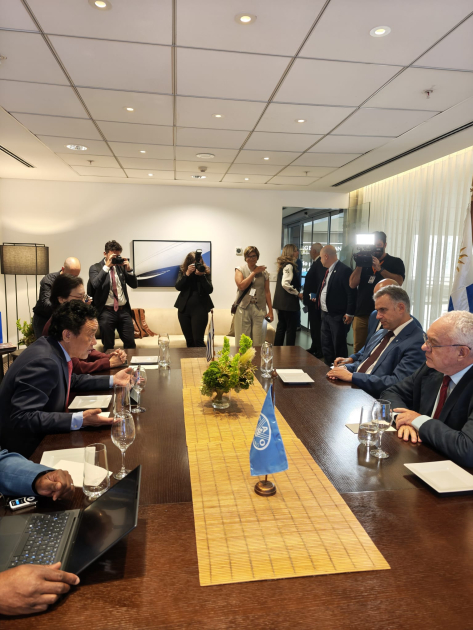 Reunión del presidente Orsi y el ministro Lubetkin con el director General de FAO, Qu Dongyu