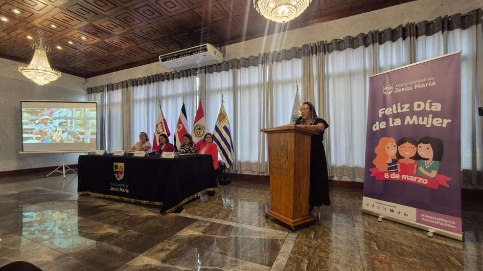 Presentación del conversatorio por parte de la municipalidad de Jesús María