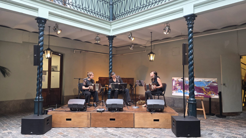 Presentación musical del colectivo Bandoneonas