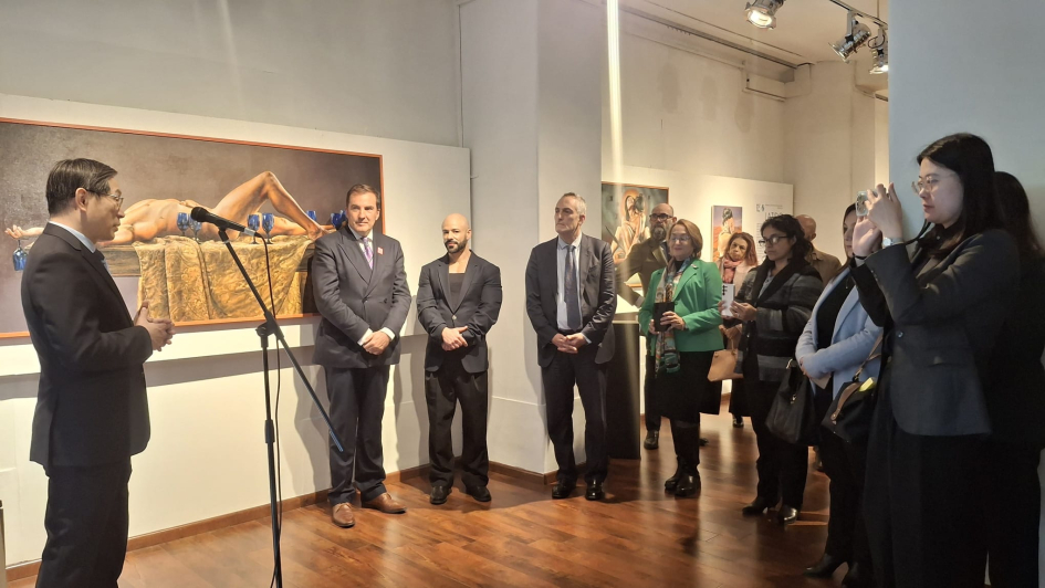 Embajador de la República Popular China en Uruguay, Huang Yazhong