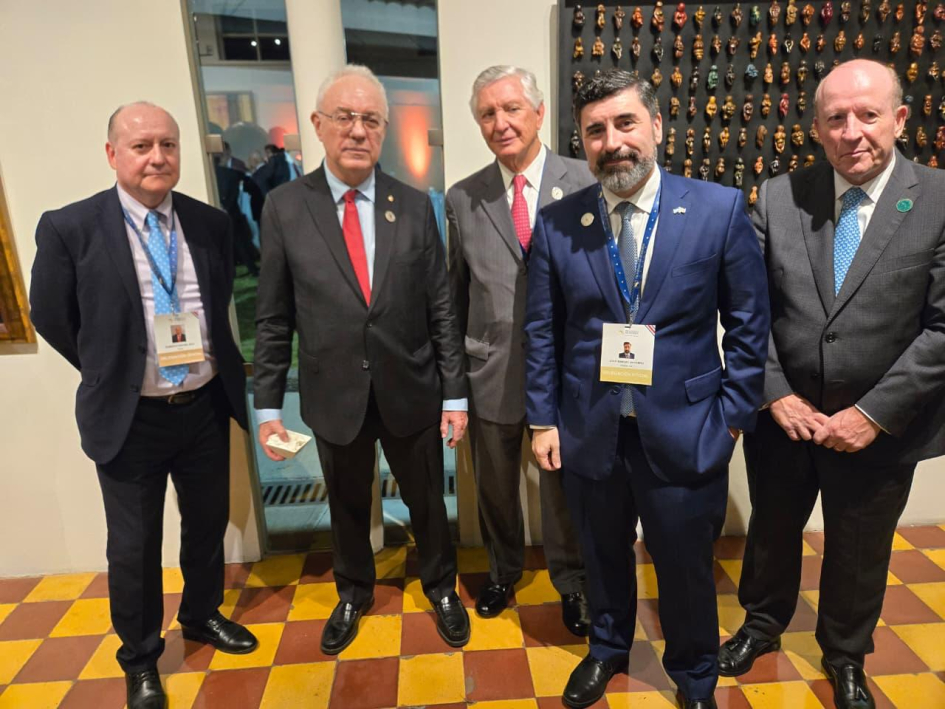 Transmisión de mando 2026
