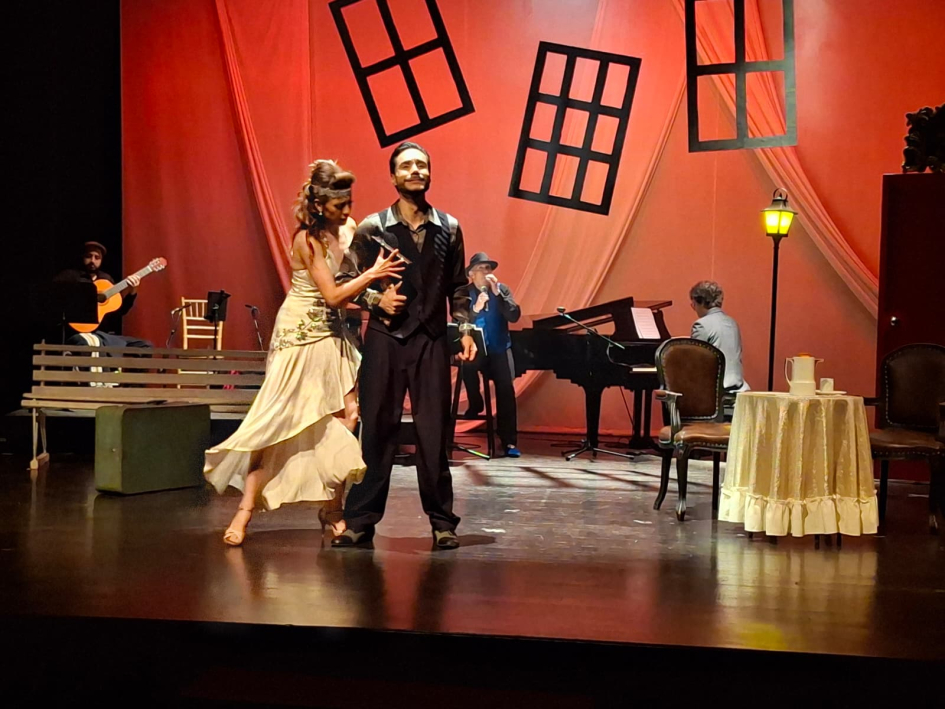 Espectáculo de Tango "A media luz" Espectáculo de Tango "A media luz"