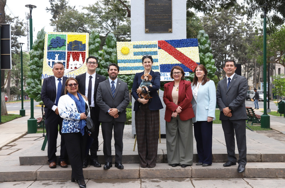 Equipo de la Embajada de Uruguay en Perú
