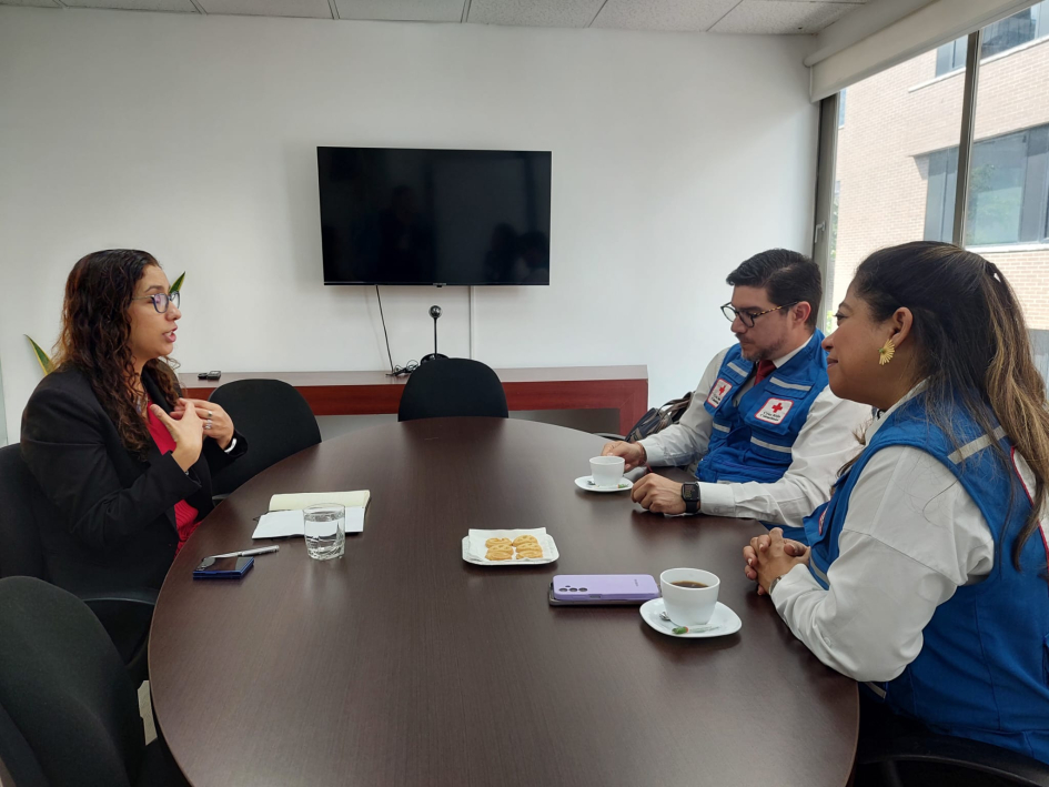 Encuentro con la Delegación de la Cruz Roja Colombiana Encuentro con la Delegación de la Cruz Roja Colombiana
