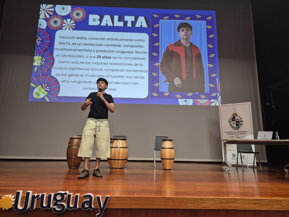 Clase magistral y presentación musical en el Teatro NEA de la Universidad Nacional de Colombia Clase magistral y presentación musical en el Teatro NEA de la Universidad Nacional de Colombia