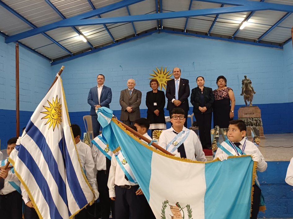 Conmemoración del 176° Aniversario del fallecimiento del General José Gervasio Artigas Escuela Uruguay