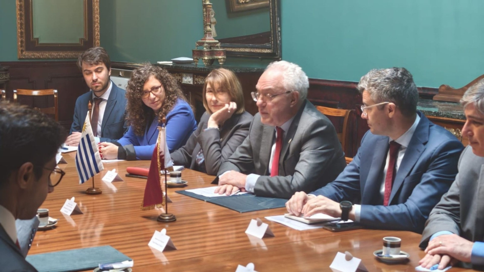 El Canciller Lubetkin se reunió con el Ministro de Estado del Ministerio de RREE de Qatar El Canciller Lubetkin se reunió con el Ministro de Estado del Ministerio de RREE de Qatar