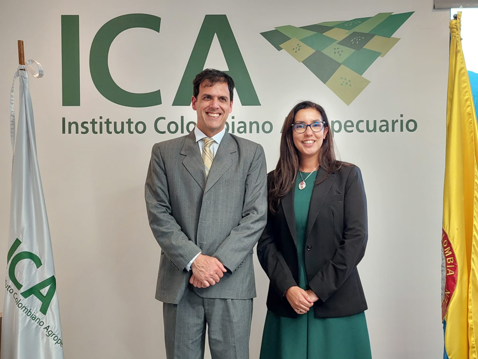 Gerente General del ICA Carlos Eduardo Campo Cuello y Embajadora Mercedes Corominas Galloso