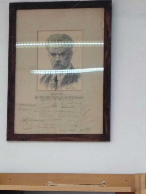 Fotografía del dibujo del rostro de Juan Zorrilla de San Martín