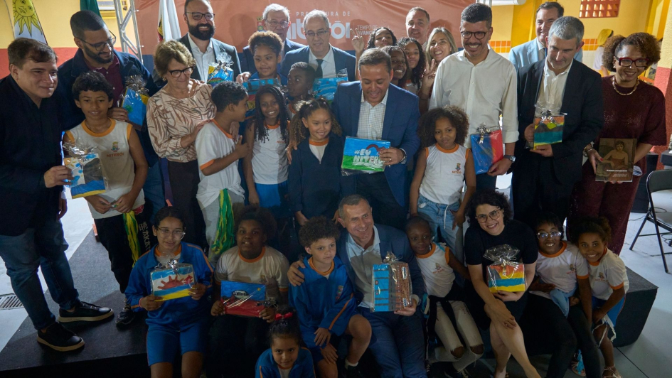 Inauguración de la primera escuela bilingüe español-portugués de Niterói Inauguración de la primera escuela bilingüe español-portugués de Niterói