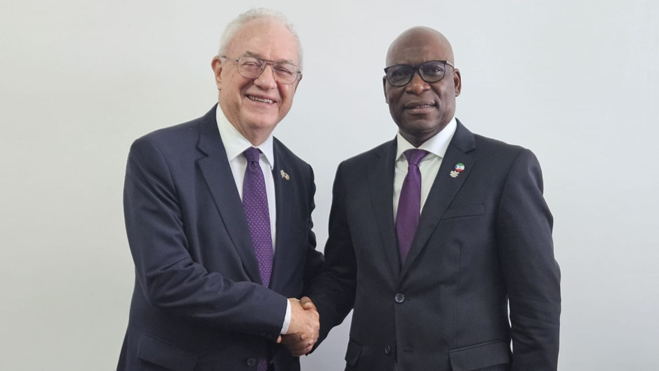 Lubetkin con canciller Guinea Ecuatorial, Simeón Oyono