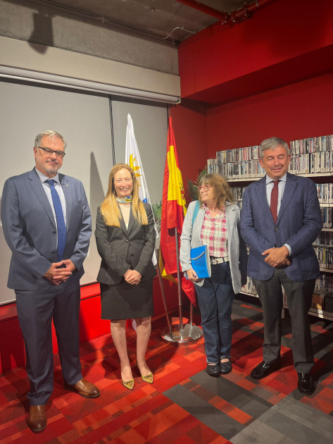 Amb. Etchevarren, First Secretary Florencia del Có, Teresa Porsecanski and Francisco Del Río Amb. Etchevarren, First Secretary Florencia del Có, Teresa Porsecanski and Francisco Del Río