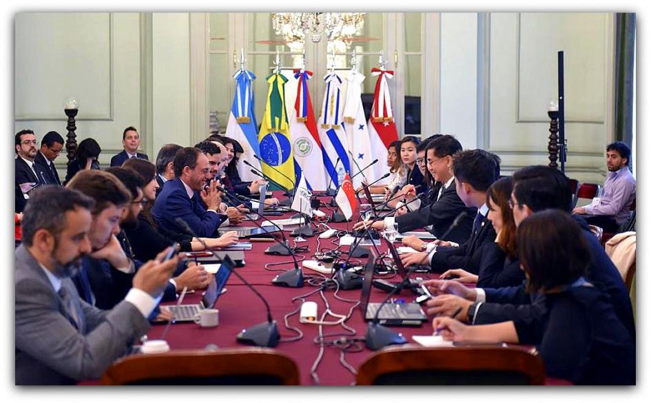 Ronda de negocios Mercosur-Singapur Mesa de negociación de los expertos durante la reunión