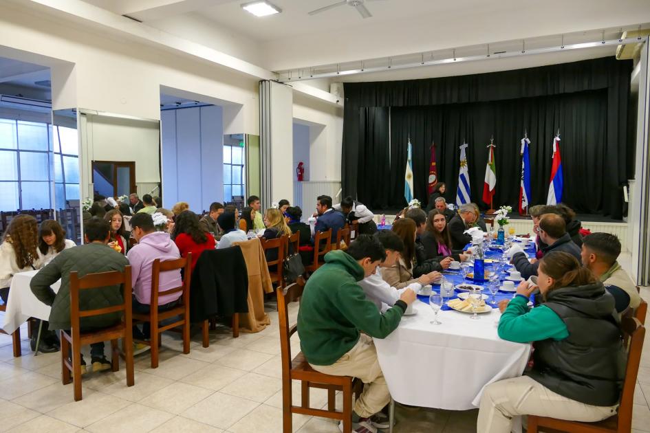 Merienda en Asociación Italiana con compatriotas residentes en Salta Merienda con compatriotas residentes en Salta