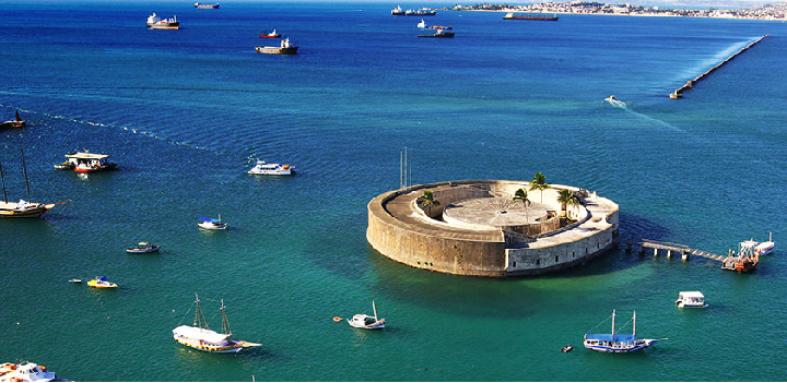 Puertos de aguas profundas en la Bahía de Todos los Santos