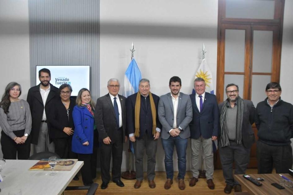 Recepción ofrecida por el Intendente de Venado Tuerto Leonel Chiarella autoridades uruguayas y venadenses en recepción ofrecida por Intendente Chiarella