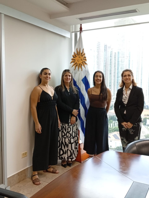 Manuela Hernández, Carolina Villarrubia, Mariana Airaudo y Débora Sierra.
