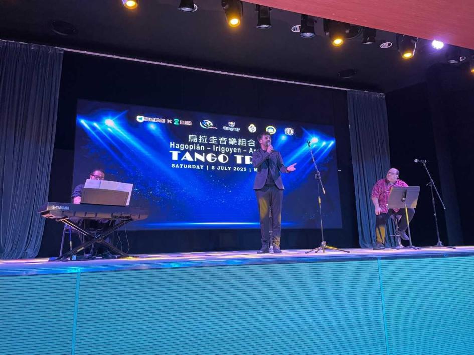 El trío Hagopián-Irigoyen-Arenas en el escenario