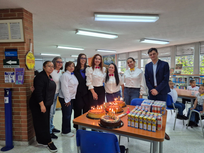 Profesoras de la Escuela Prescolar del Uruguay, en Bogotá