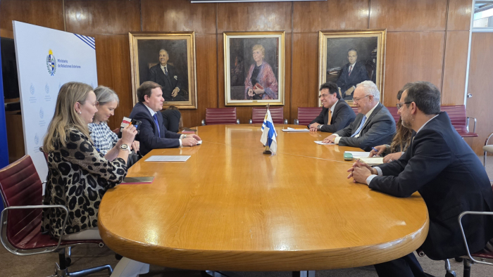 Reunión Canciller con el ministro finlandés de Comercio y Cooperación
