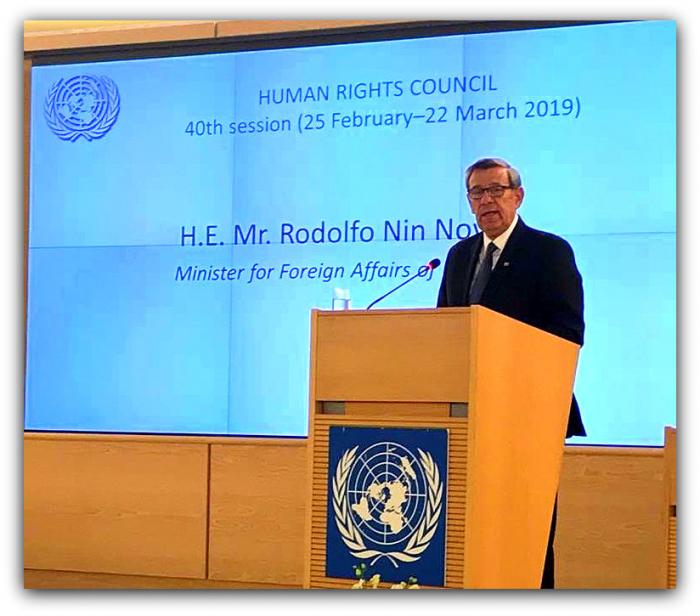 Canciller Rodolfo Nin Novoa en el Consejo de Derechos Humanos. Imagen del Canciller Rodolfo Nin Novoa hablando ante el Consejo de Derechos Humanos.