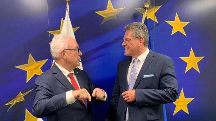 Mario Lubetkin junto al comisario europeo Maroš Šefčovič Encuentro con el comisario europeo Maroš Šefčovič