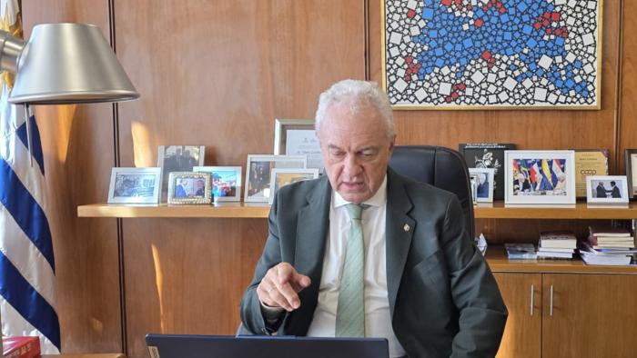 El canciller Lubetkin en el dialogo virtual