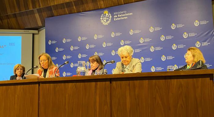Conversatorio por el Día Internacional de las Mujeres en Diplomacia Conversatorio por el Día Internacional de las Mujeres en Diplomacia