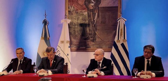 Reunión de los Cancilleres Rodolfo Nin Novoa, de Uruguay y Jorge Faurie, de Argentina Reunión de los Cancilleres Rodolfo Nin Novoa, de Uruguay y Jorge Faurie, de Argentina