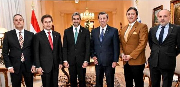 Canciller Rodolfo Nin Novoa junto a Presidente de Paraguay, Don Mario Abdo Benítez y delegaciones de ambos países Canciller Rodolfo Nin Novoa junto a Presidente de Paraguay, Don Mario Abdo Benítez y delegaciones de ambos países