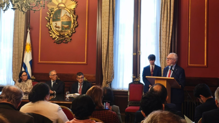 El canciller Lubetkin abriendo el acto de candidatura a la OPANAL