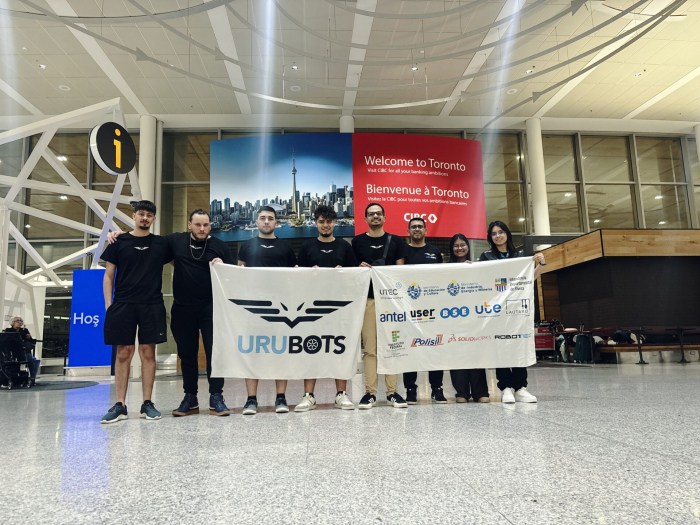 Delegación de UTEC Rivera en el evento tecnológico FIRA RoboWorld Cup 2026 – Toronto, Canadá UTEC de Rivera participó en el Evento Tecnológico denominado FIRA RoboWorld Cup 2026, Toronto