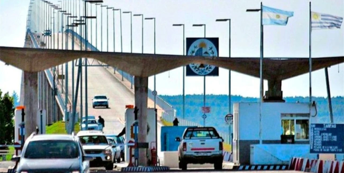 puente internacional Jose Artigas