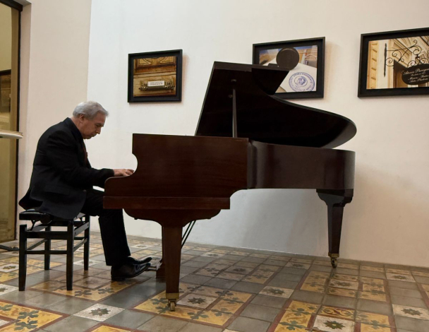 Pianista Miguel Lecueder