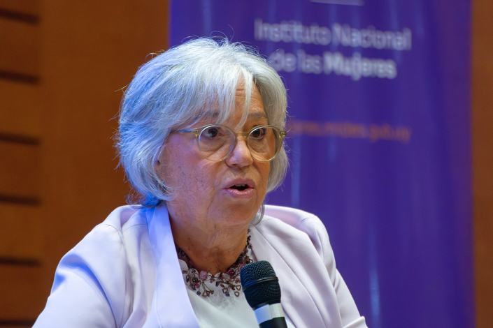 Foto de Xavier presentando informe