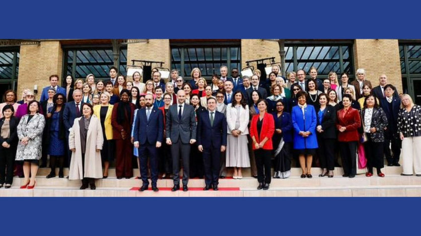 4ta Conferencia Internacional para la Diplomacia Feminista  Foto de familia de las y los participantes