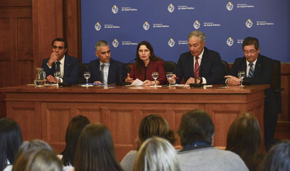 Autoridades en evento "Día mundial de la salud mental"