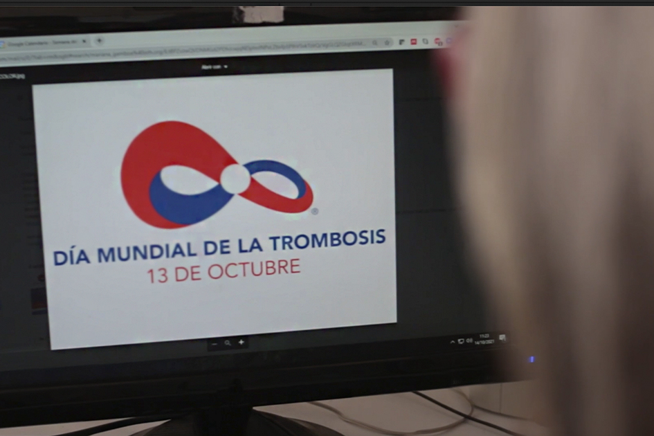Imagen de computadora con mensaje sobre trombosis
