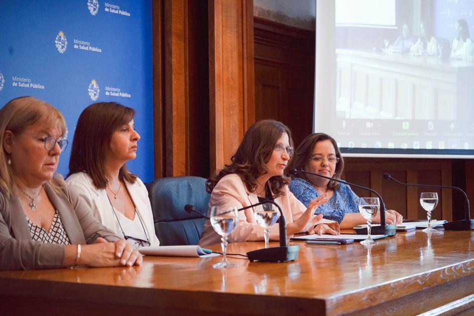 Día mundial contra el cáncer Mesa de autoridades