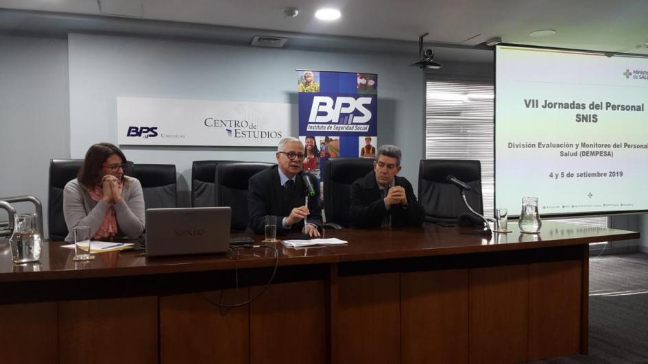 Foto: Ministro Basso participa de las VII Jornadas del Personal del SNIS Foto: Ministro Basso participa de las VII Jornadas del Personal del SNIS