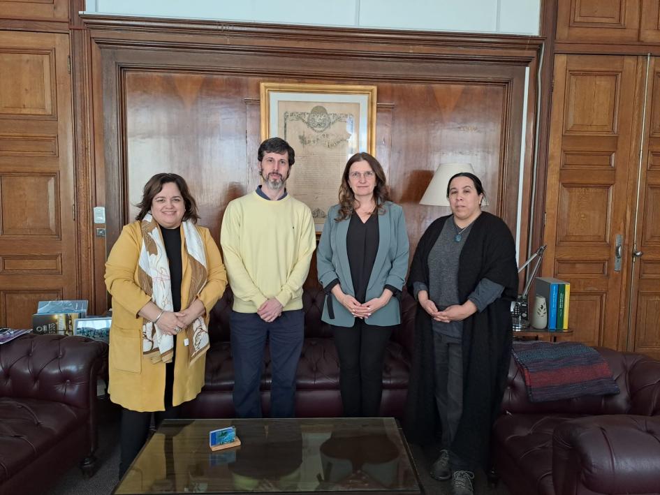 Autoridades junto a capacitador de OPS Autoridades junto a capacitador de OPS
