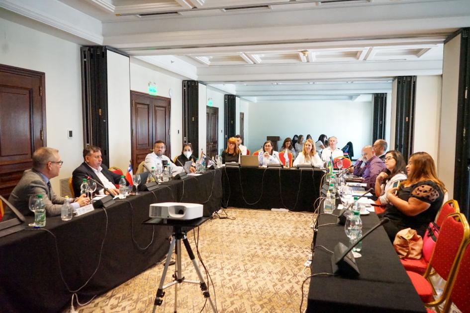 Reunión coordinadores Mercosur Coorinadores al rededor de la mesa de trabajo